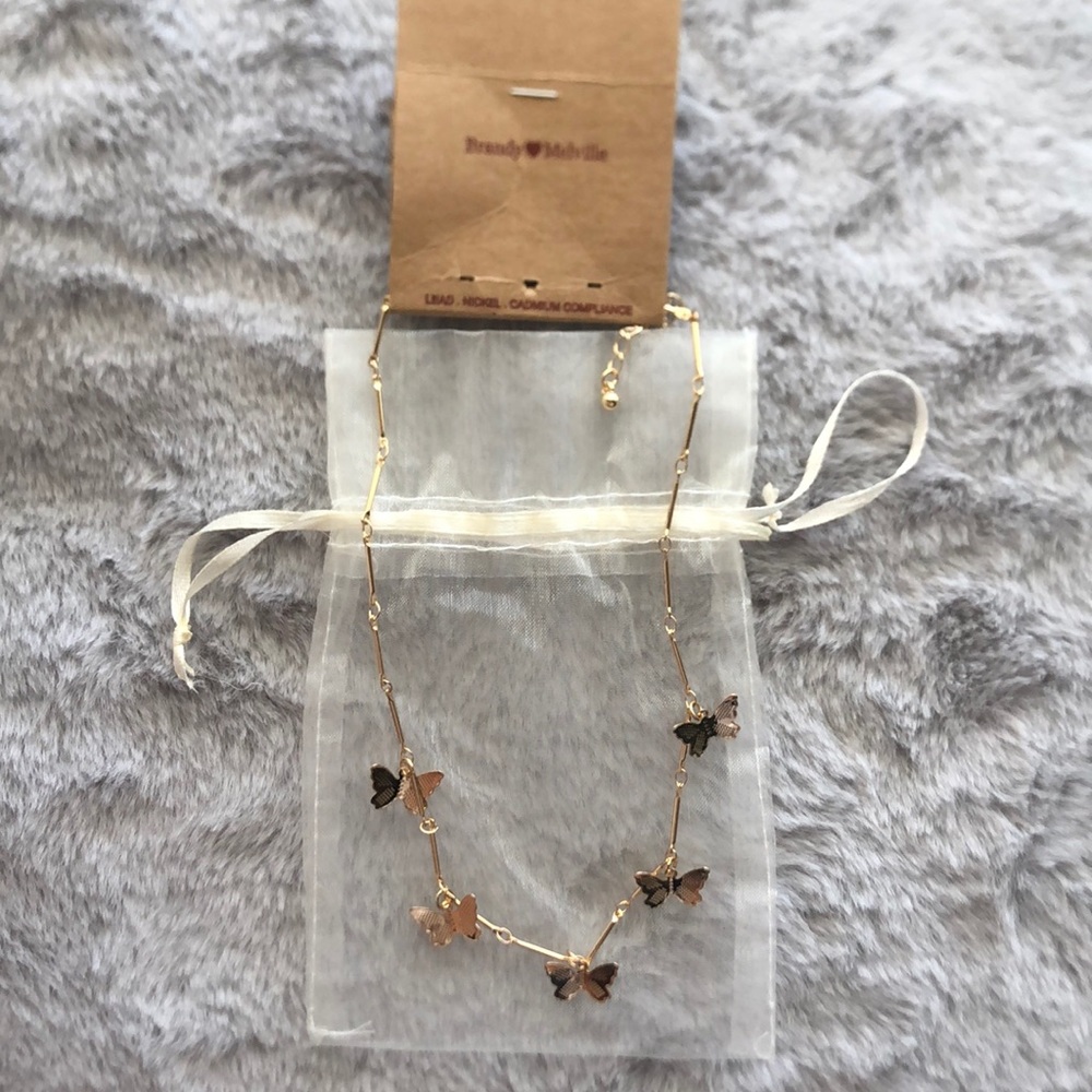 Gold butterfly necklace - Picture 2 of 4